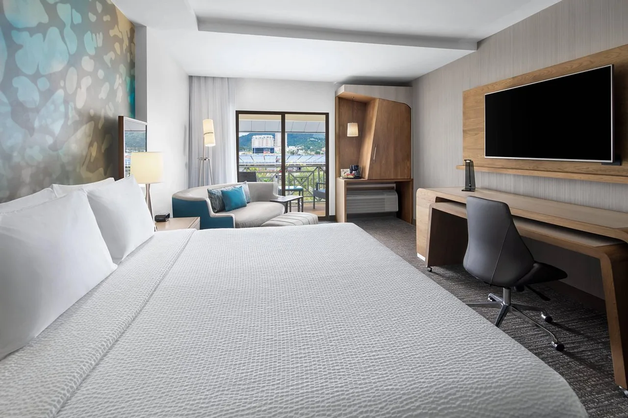 Courtyard by Marriott Port of Spain — ภาพห้องพักและบรรยากาศ