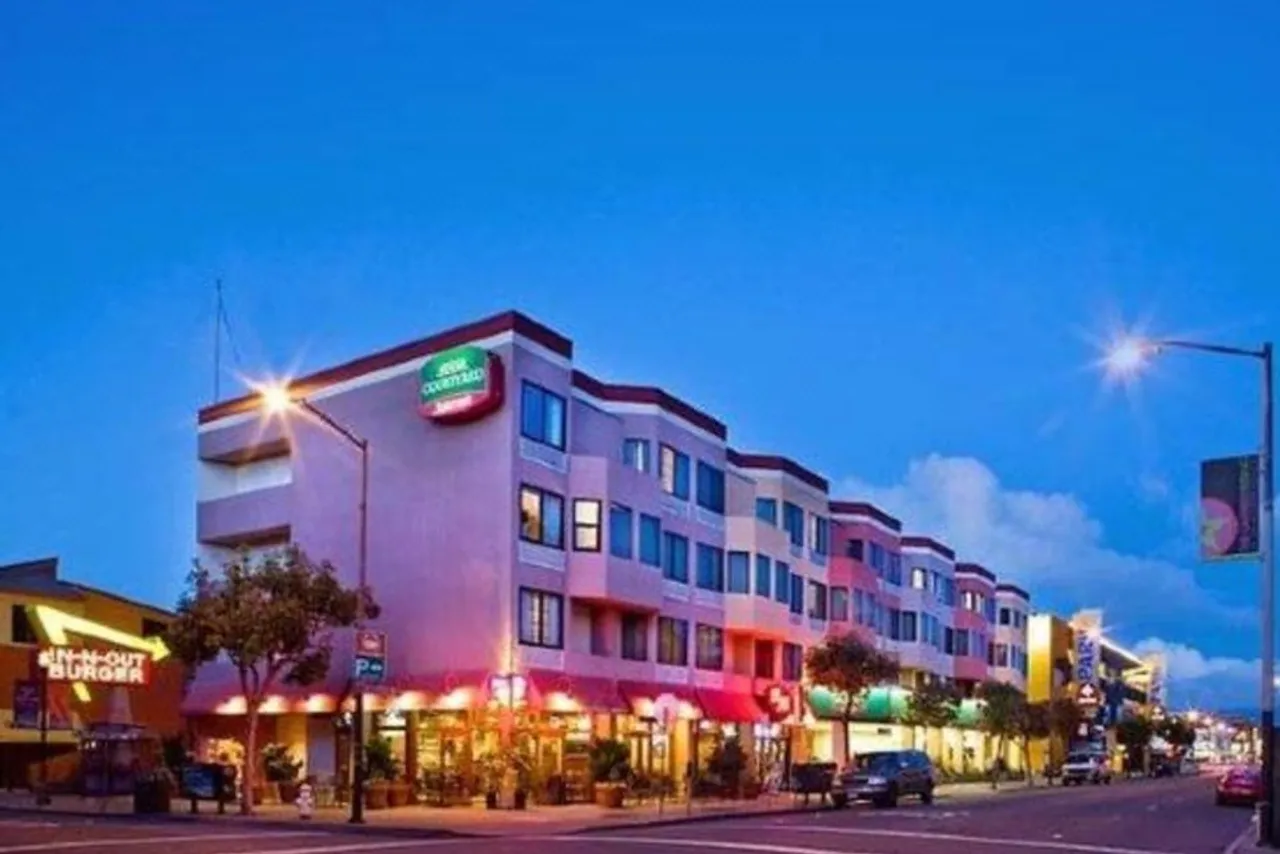 Courtyard by Marriott San Francisco Fisherman's Wharf — ภาพห้องพักและบรรยากาศ