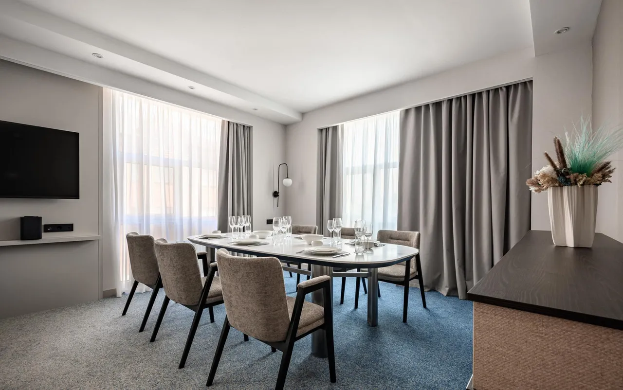 Courtyard by Marriott Kazan Kremlin — rooms and atmosphere