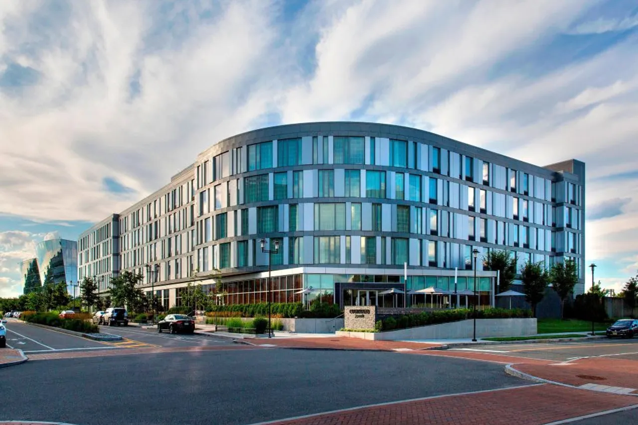 Courtyard by Marriott Philadelphia South at The Navy Yard — โรงแรมในใกล้ Lincoln Financial Field