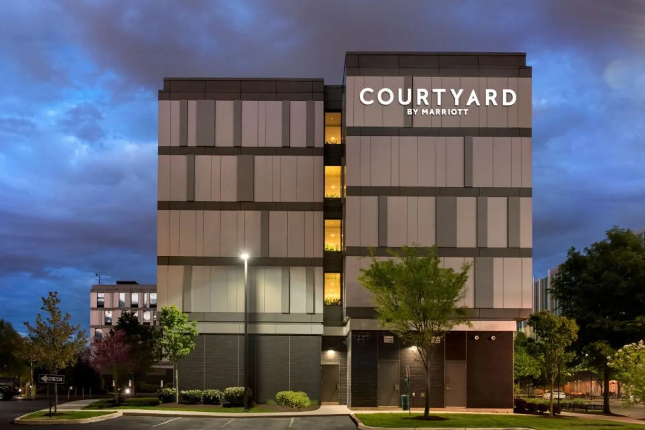 Courtyard by Marriott Philadelphia South at The Navy Yard — ภาพห้องพักและบรรยากาศ