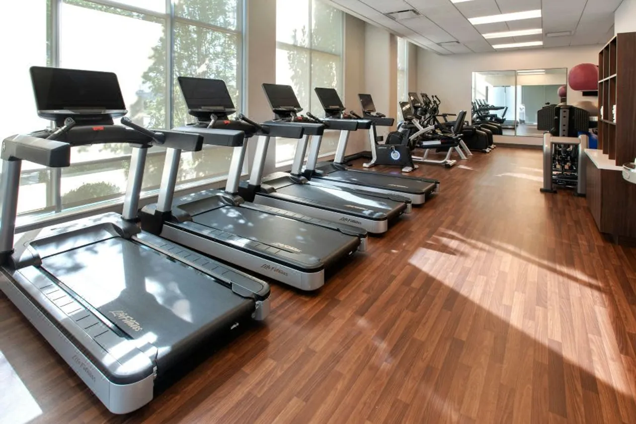 Courtyard by Marriott Philadelphia South at The Navy Yard — ภาพห้องพักและบรรยากาศ
