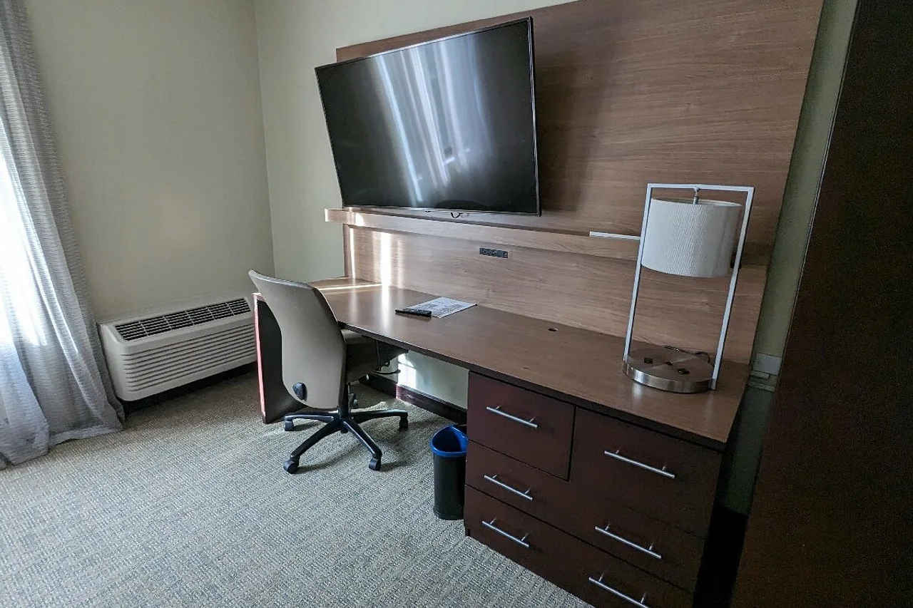 Courtyard by Marriott San Salvador — ภาพห้องพักและบรรยากาศ