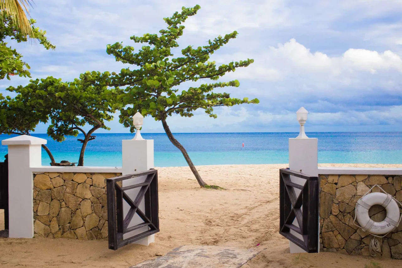 Coyaba Beach Resort — ภาพห้องพักและบรรยากาศ