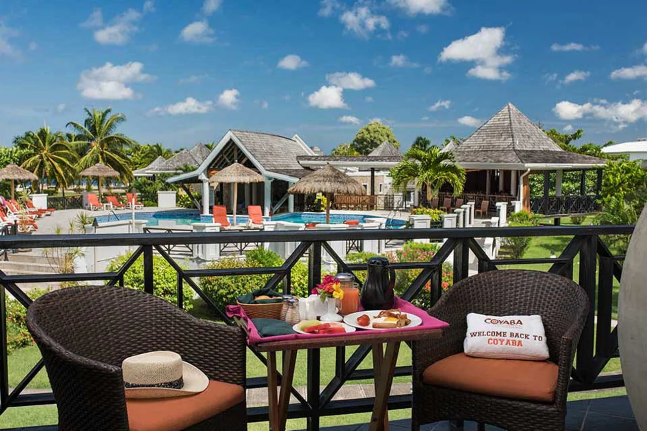 Coyaba Beach Resort — ภาพห้องพักและบรรยากาศ