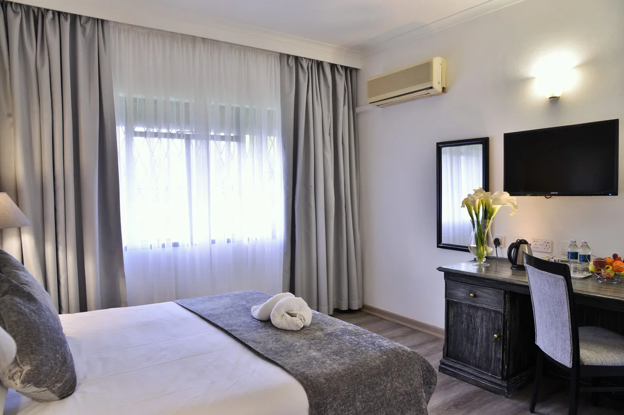 Cresta Churchill Hotel — ภาพห้องพักและบรรยากาศ
