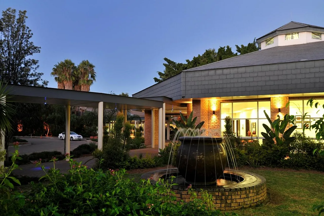 Cresta Lodge Gaborone — ภาพห้องพักและบรรยากาศ