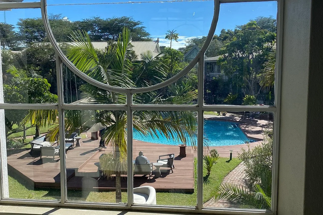 Cresta Lodge Harare — rooms and atmosphere