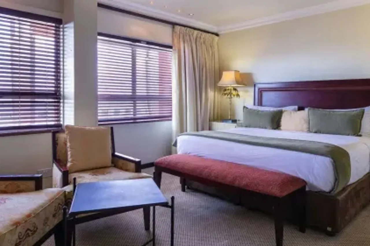 Cresta President Hotel — ภาพห้องพักและบรรยากาศ