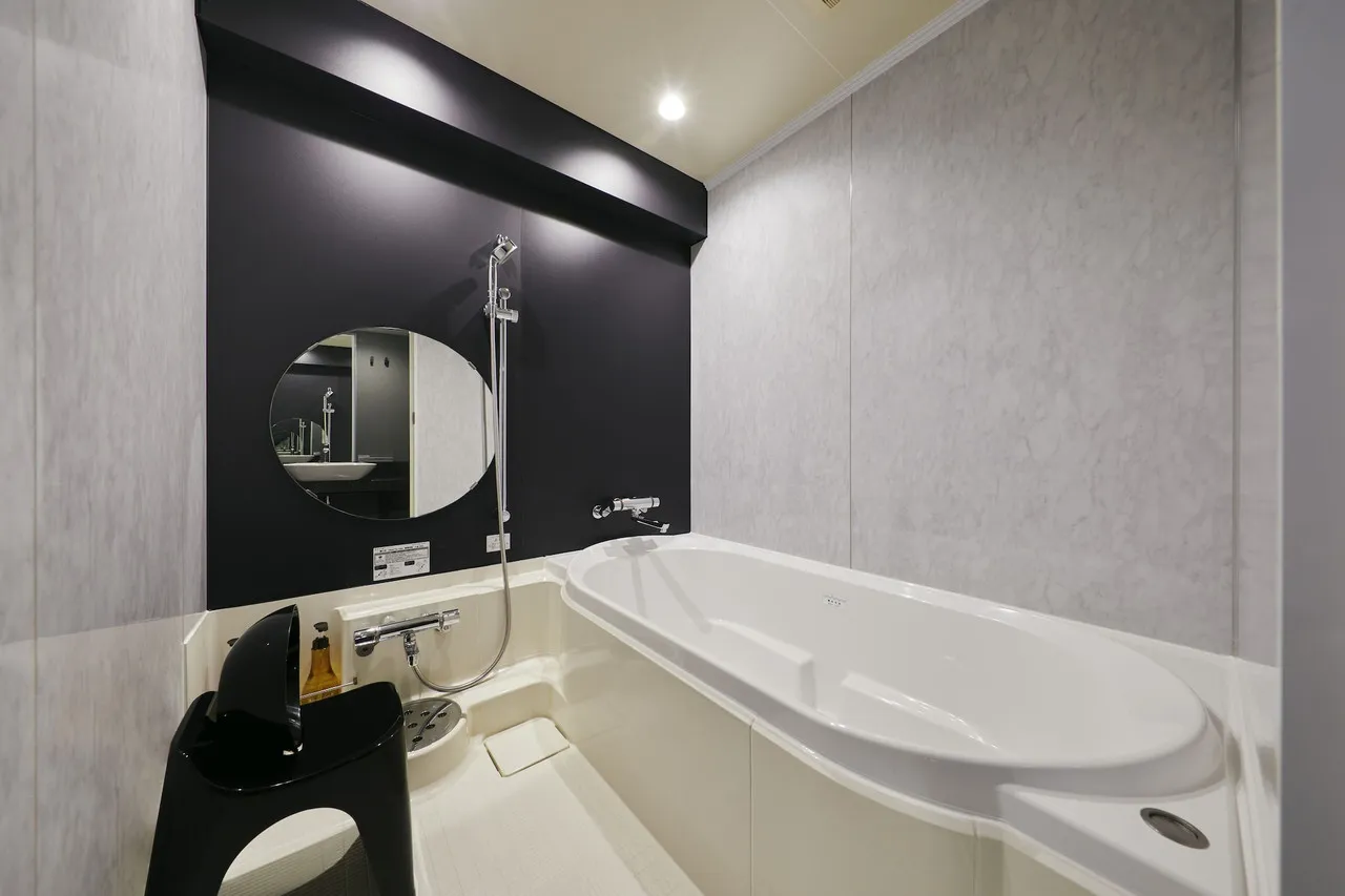 Cross Hotel Osaka — rooms and atmosphere