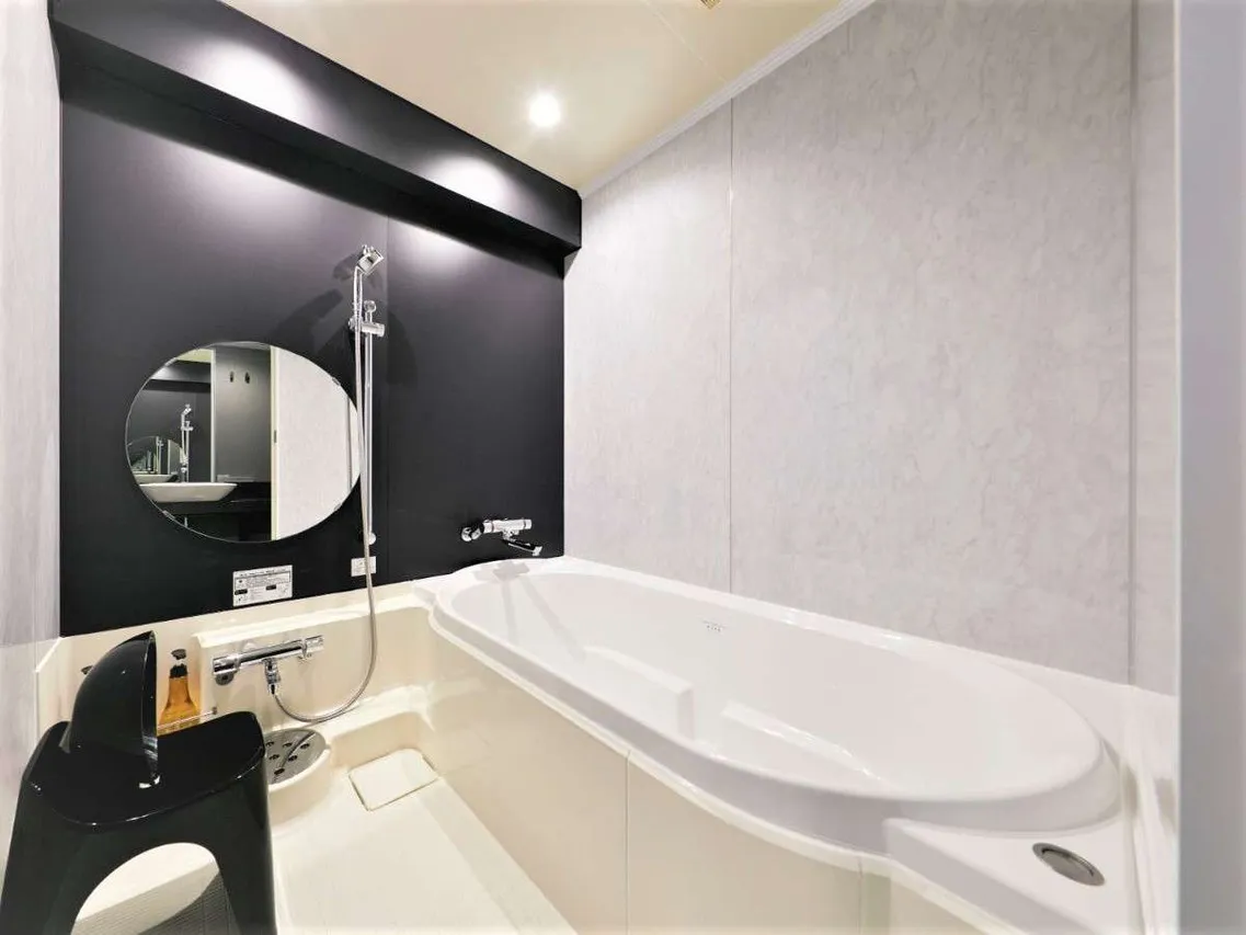 Cross Hotel Osaka — rooms and atmosphere