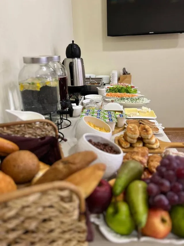 Crown Hotel Kutaisi — rooms and atmosphere