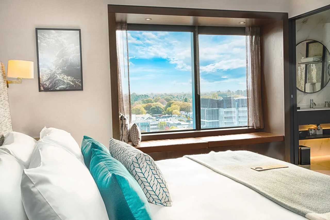 Crowne Plaza Christchurch by IHG — rooms and atmosphere
