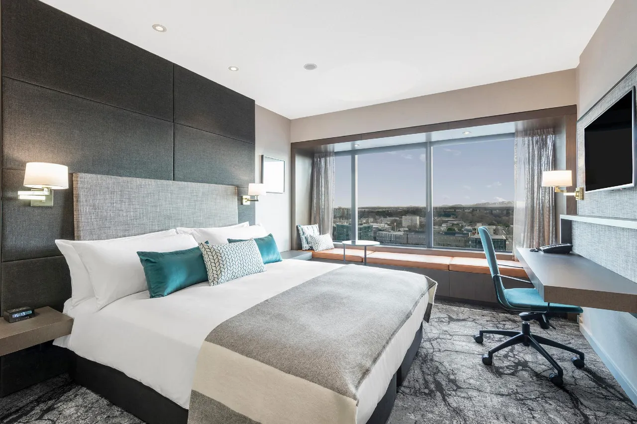 Crowne Plaza Christchurch by IHG — rooms and atmosphere