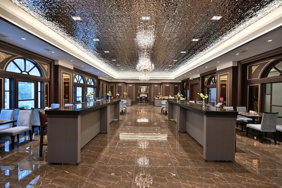 Crowne Plaza City Center Ningbo — rooms and atmosphere