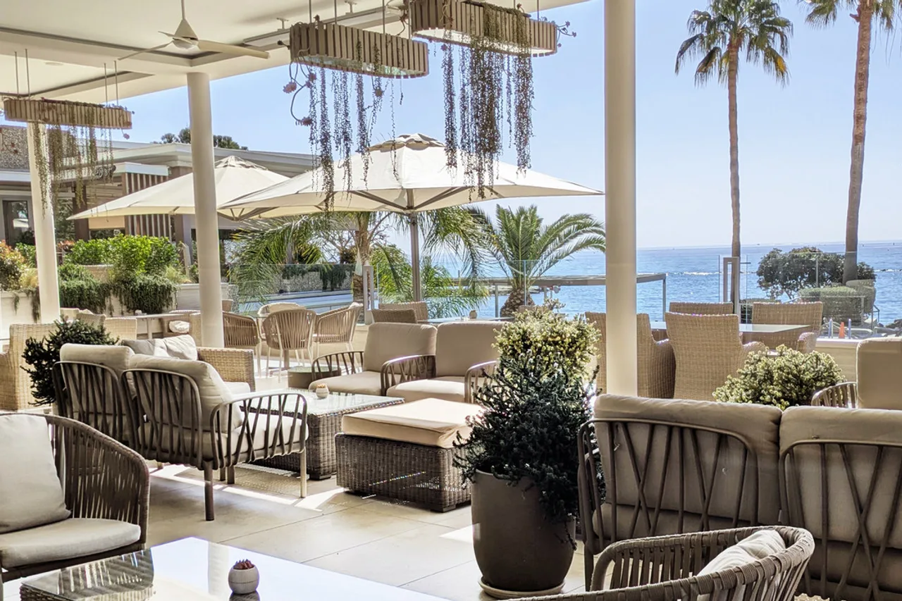 Crowne Plaza Limassol by IHG — ภาพห้องพักและบรรยากาศ
