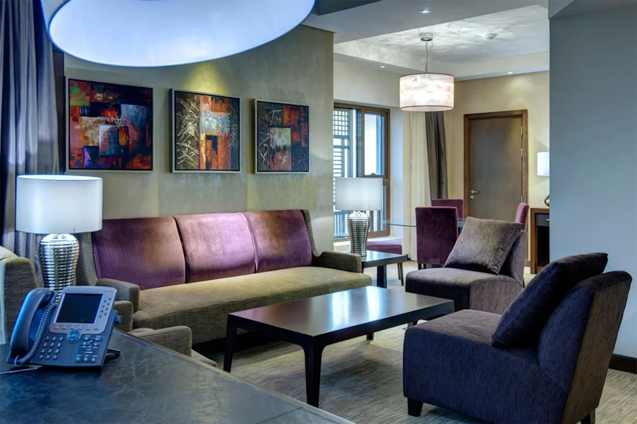 Crowne Plaza Madinah by IHG — ภาพห้องพักและบรรยากาศ