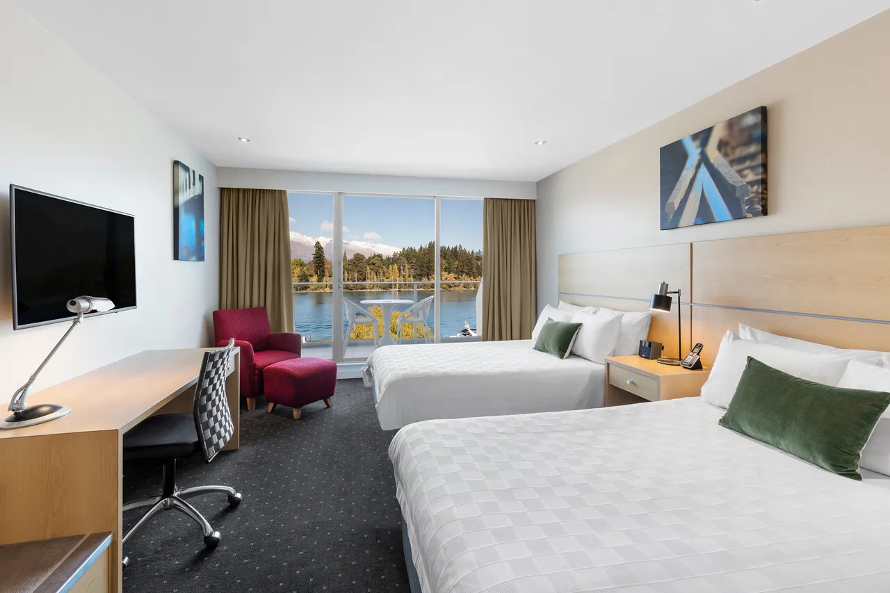 Crowne Plaza Queenstown by IHG — rooms and atmosphere