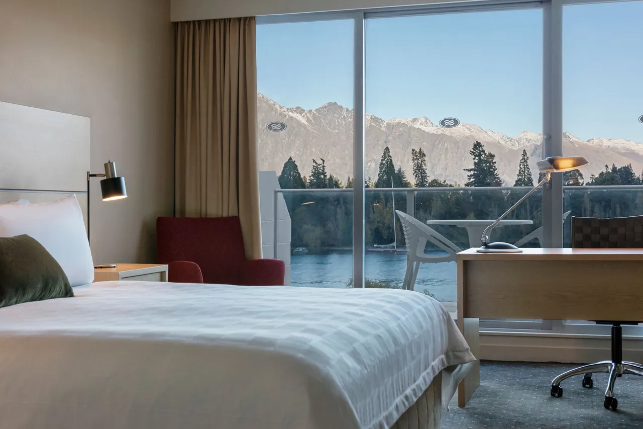 Crowne Plaza Queenstown by IHG — rooms and atmosphere