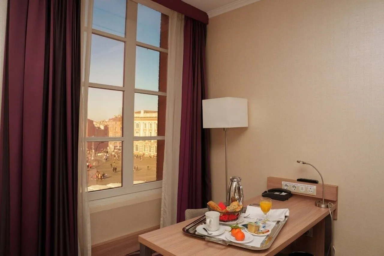 Crowne Plaza Toulouse — rooms and atmosphere
