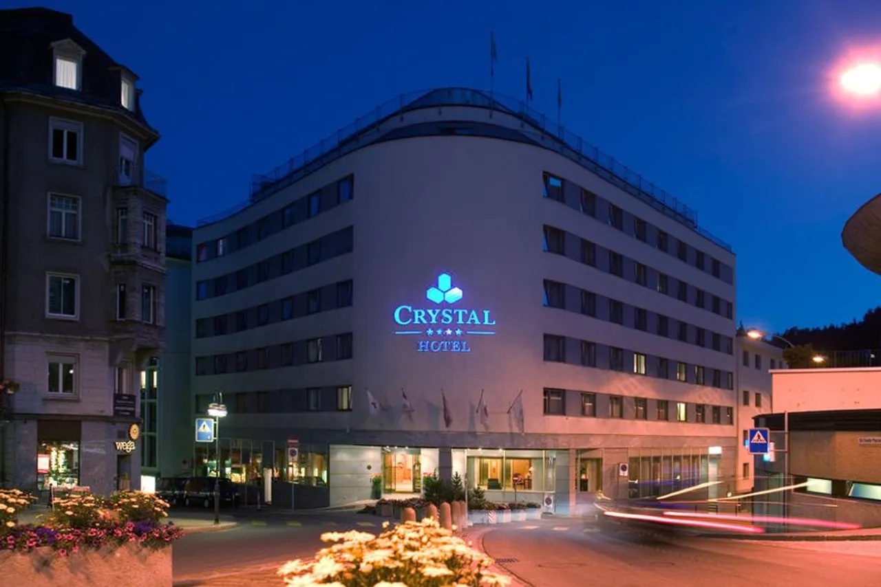 Crystal Hotel — โรงแรมในเซนต์มอริตซ์