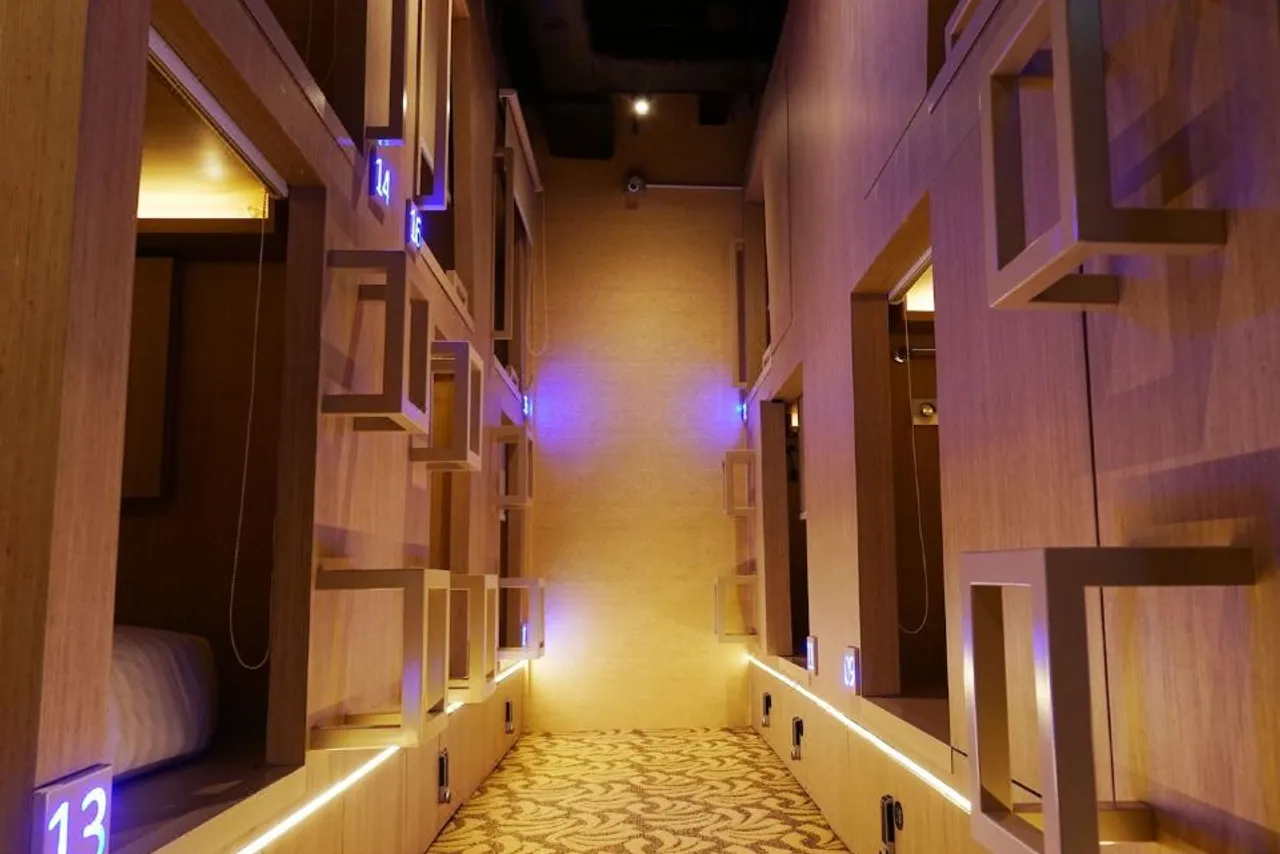 CUBE Boutique Capsule Hotel @ Kampong Glam — ภาพห้องพักและบรรยากาศ