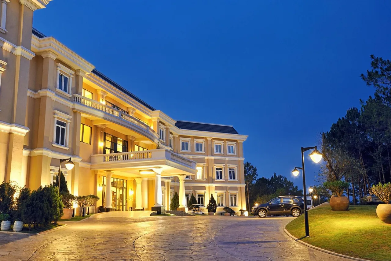 Dalat Edensee Lake Resort & Spa — rooms and atmosphere