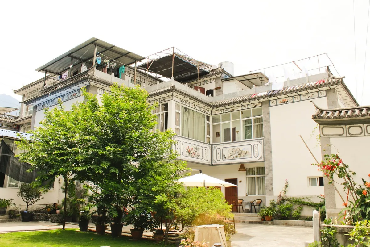 Dali Five Elements Hostel — rooms and atmosphere