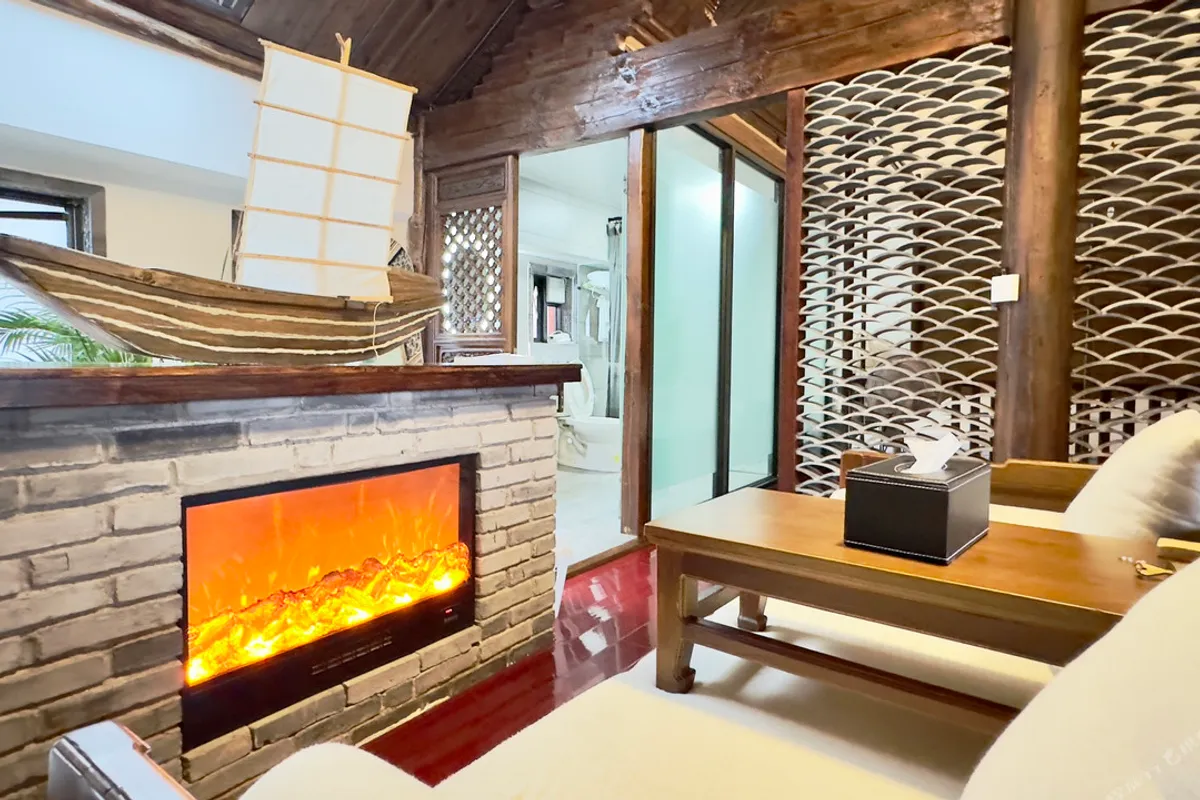 Dali Qingxin Garden Courtyard Hotel — rooms and atmosphere