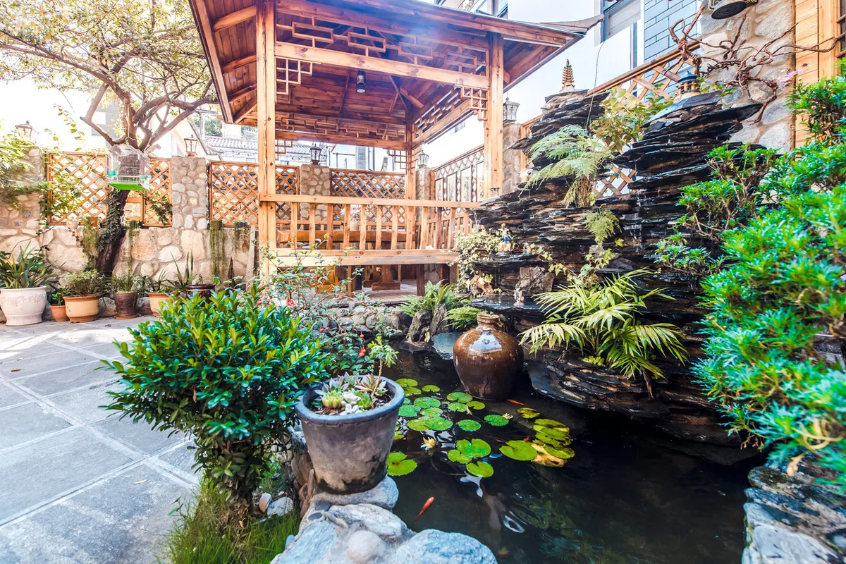 Dali Yunqi Chinese Inn — rooms and atmosphere