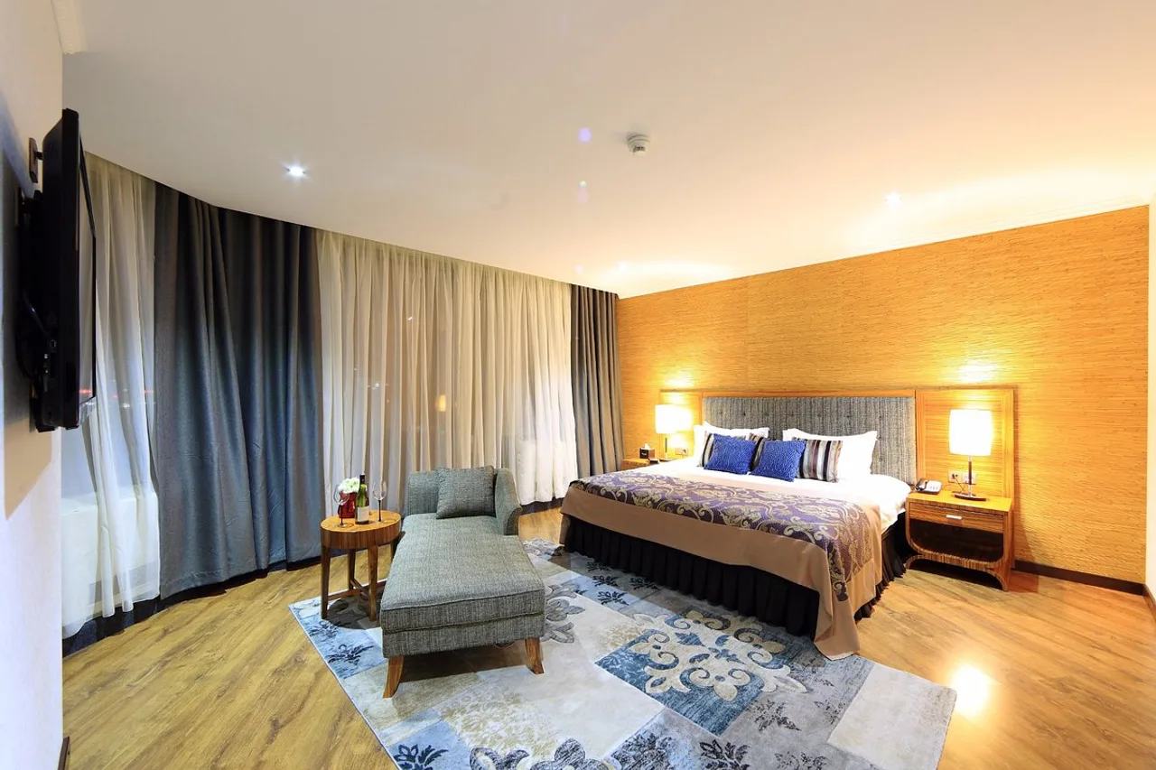 Damas International Hotel — ภาพห้องพักและบรรยากาศ