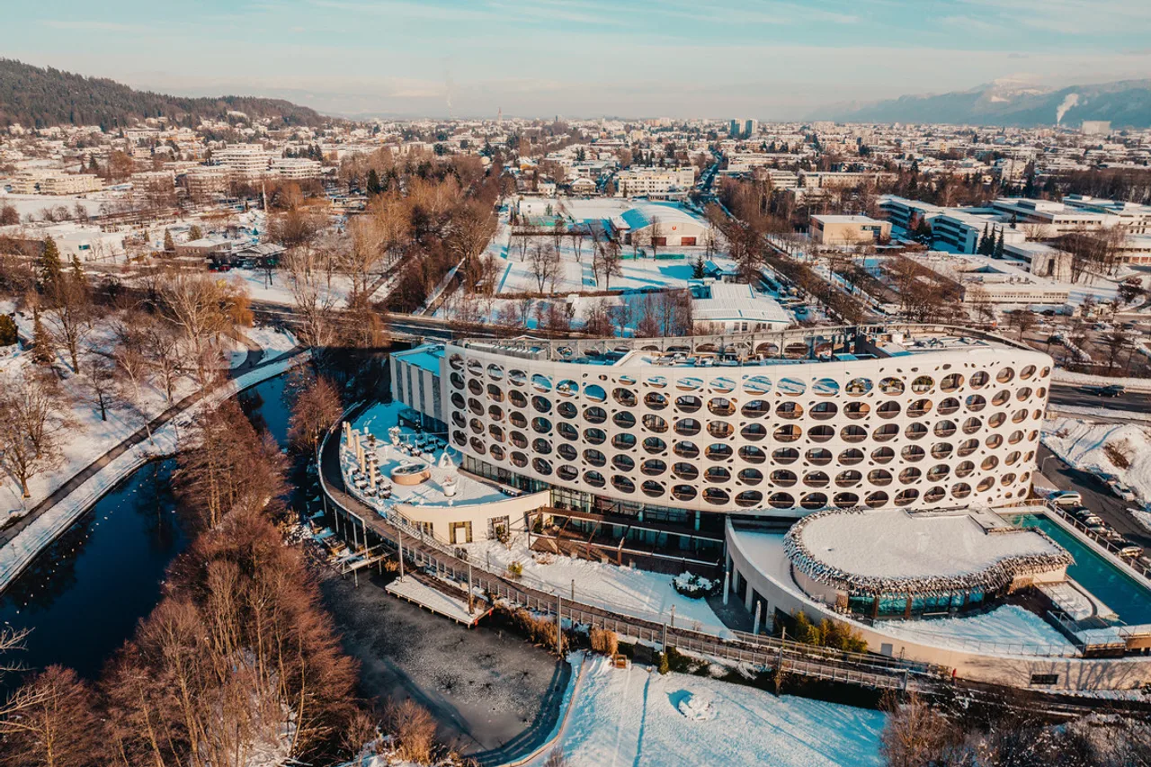 6 โรงแรมน่าพักใน Klagenfurt ออสเตรีย — ที่พักริมทะเลสาบเวอร์เธอร์เซและเมืองเก่า