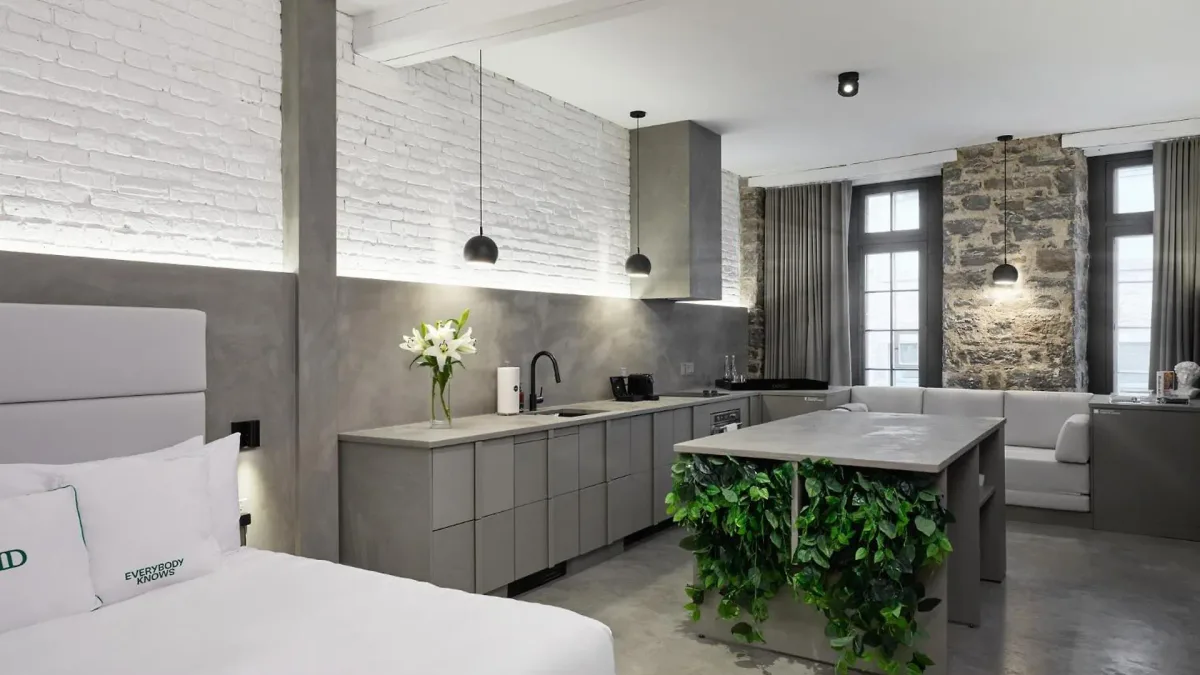 David Hotel — มอนทรีออล