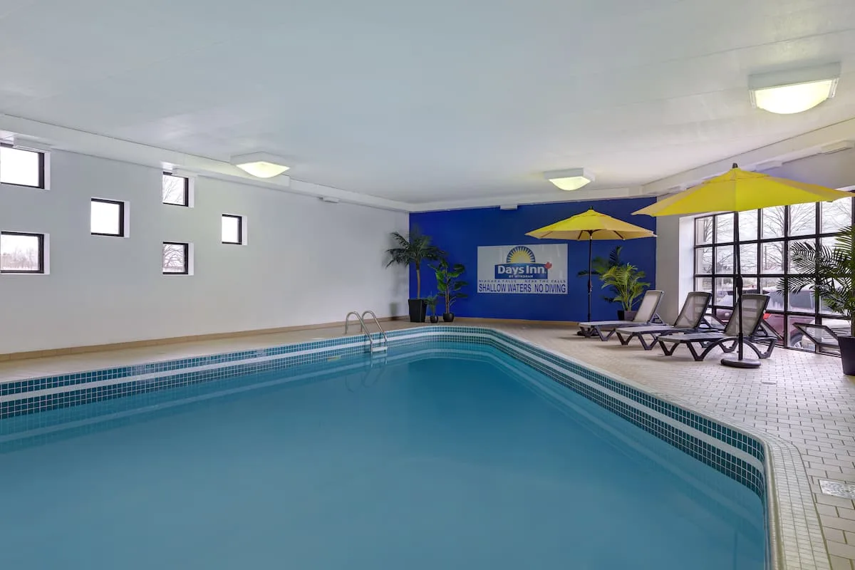 Days Inn by Wyndham Niagara Falls Near The Falls — ภาพห้องพักและบรรยากาศ