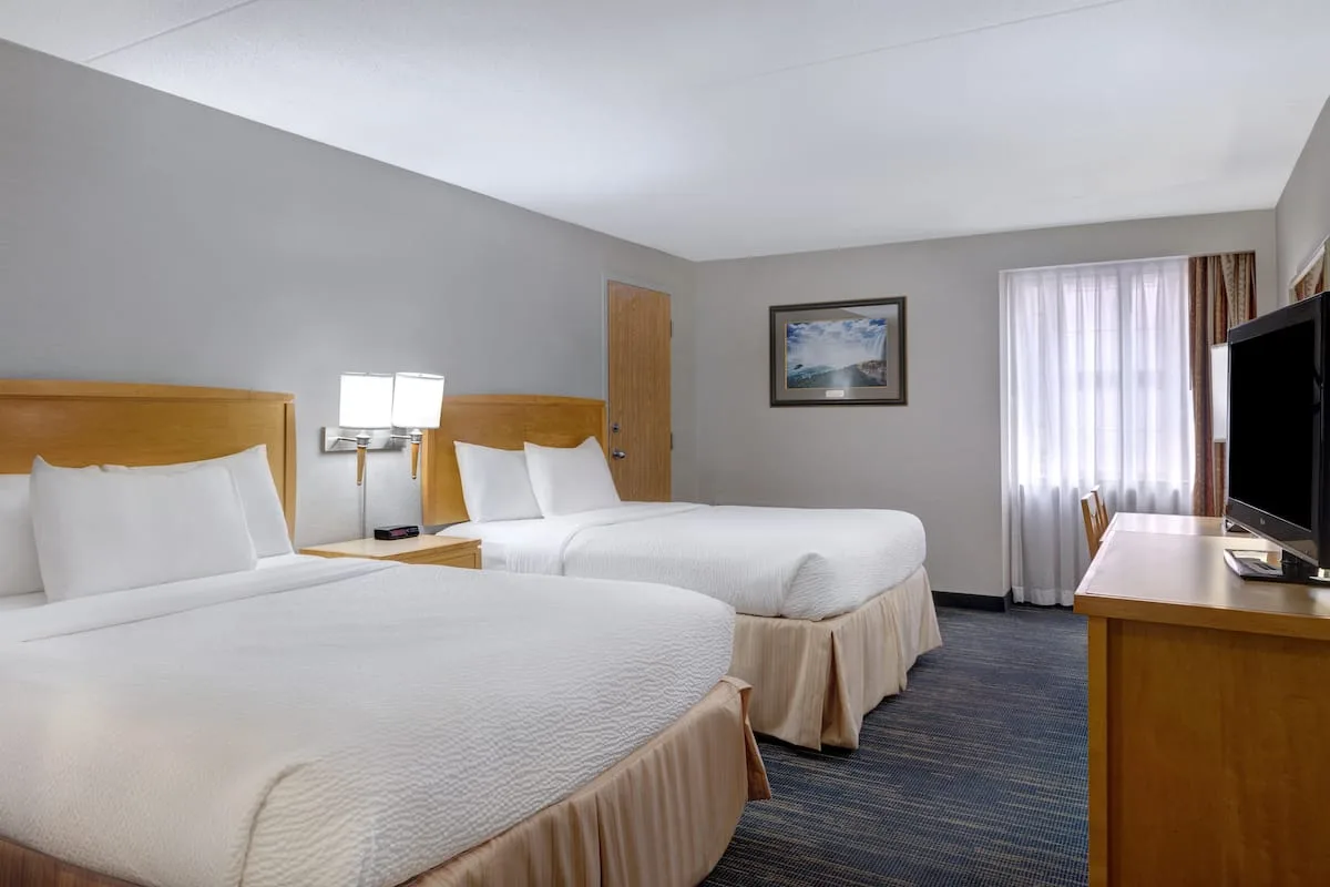 Days Inn by Wyndham Niagara Falls Near The Falls — ภาพห้องพักและบรรยากาศ