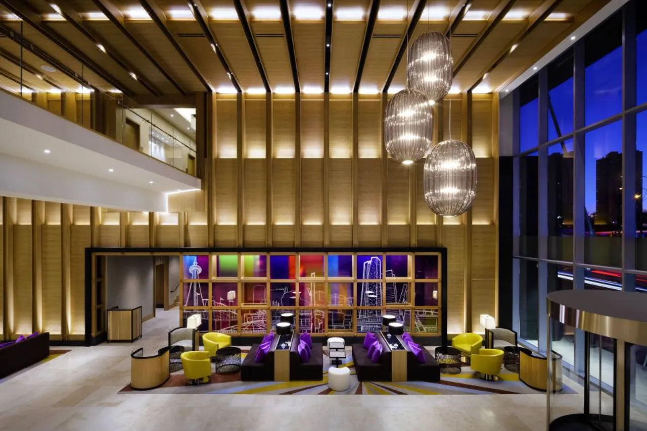 Delta Hotels by Marriott Toronto — rooms and atmosphere