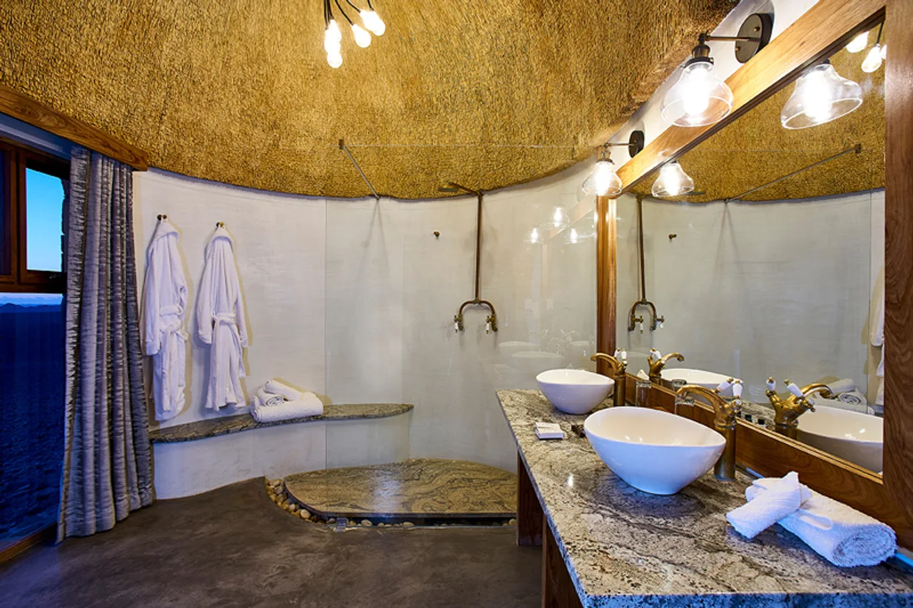 Desert Hills Lodge — ภาพห้องพักและบรรยากาศ