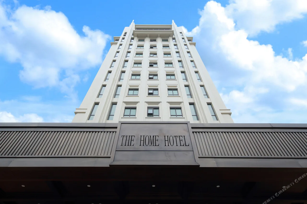 Diamonds Inn — rooms and atmosphere