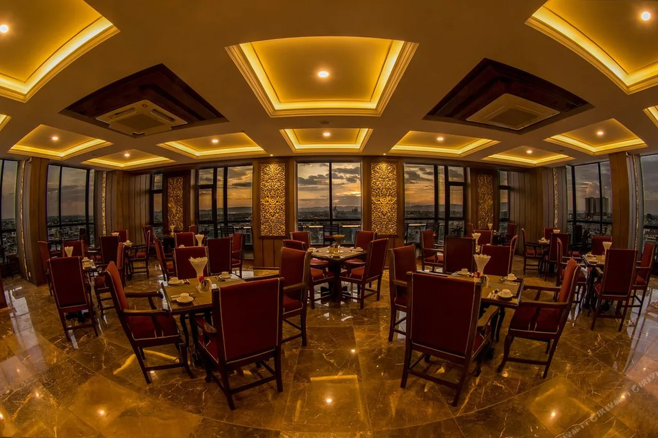 Diamonds Inn — rooms and atmosphere