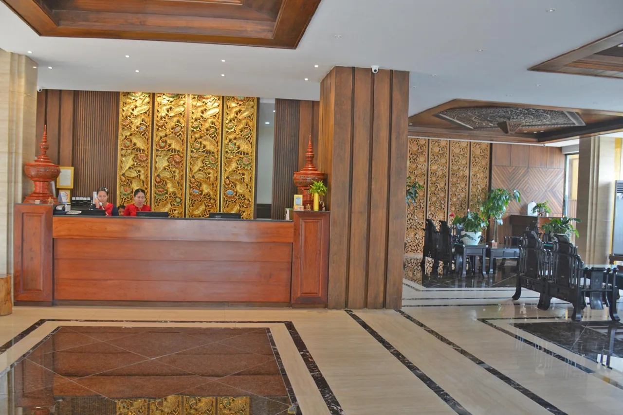 Diamonds Inn — rooms and atmosphere