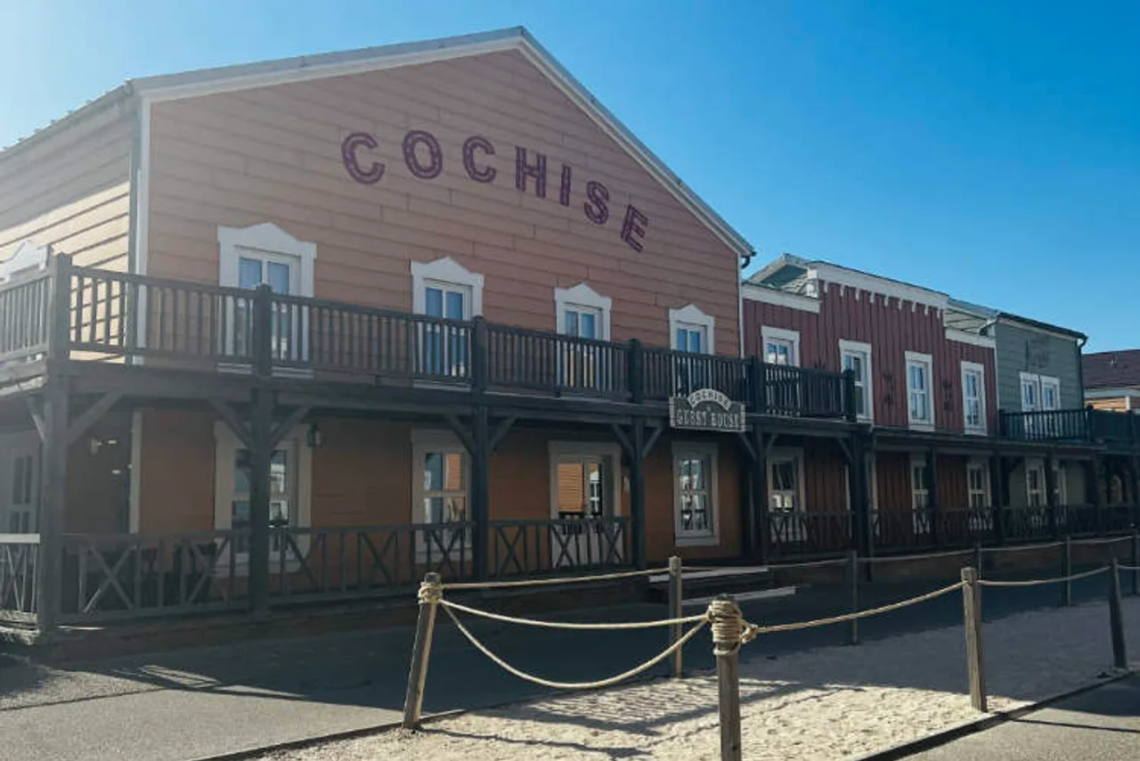 Disney's Hotel Cheyenne — ภาพห้องพักและบรรยากาศ