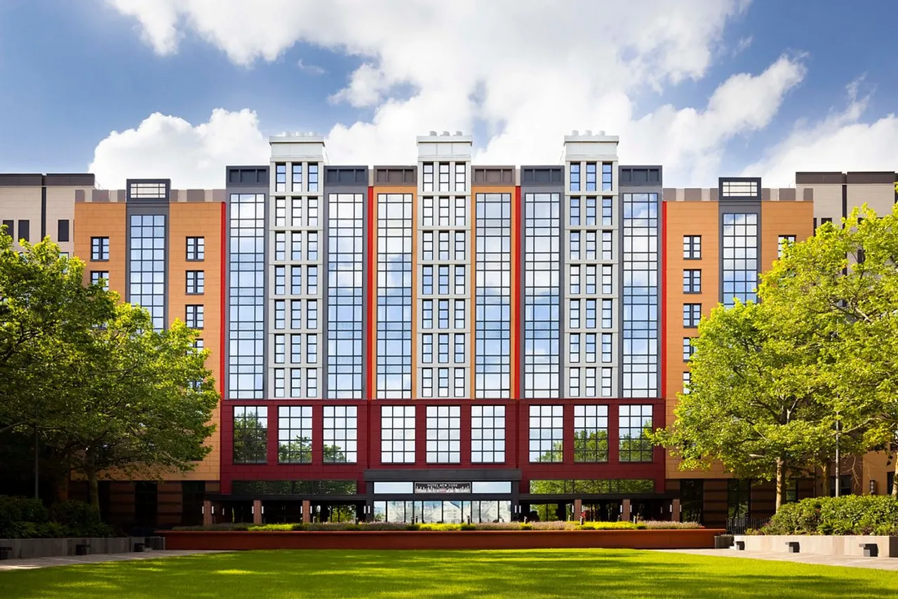 Disney's Hotel New York – The Art of Marvel