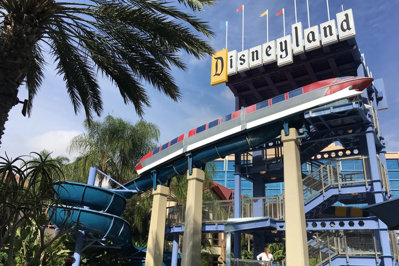 Disneyland Hotel — ภาพห้องพักและบรรยากาศ