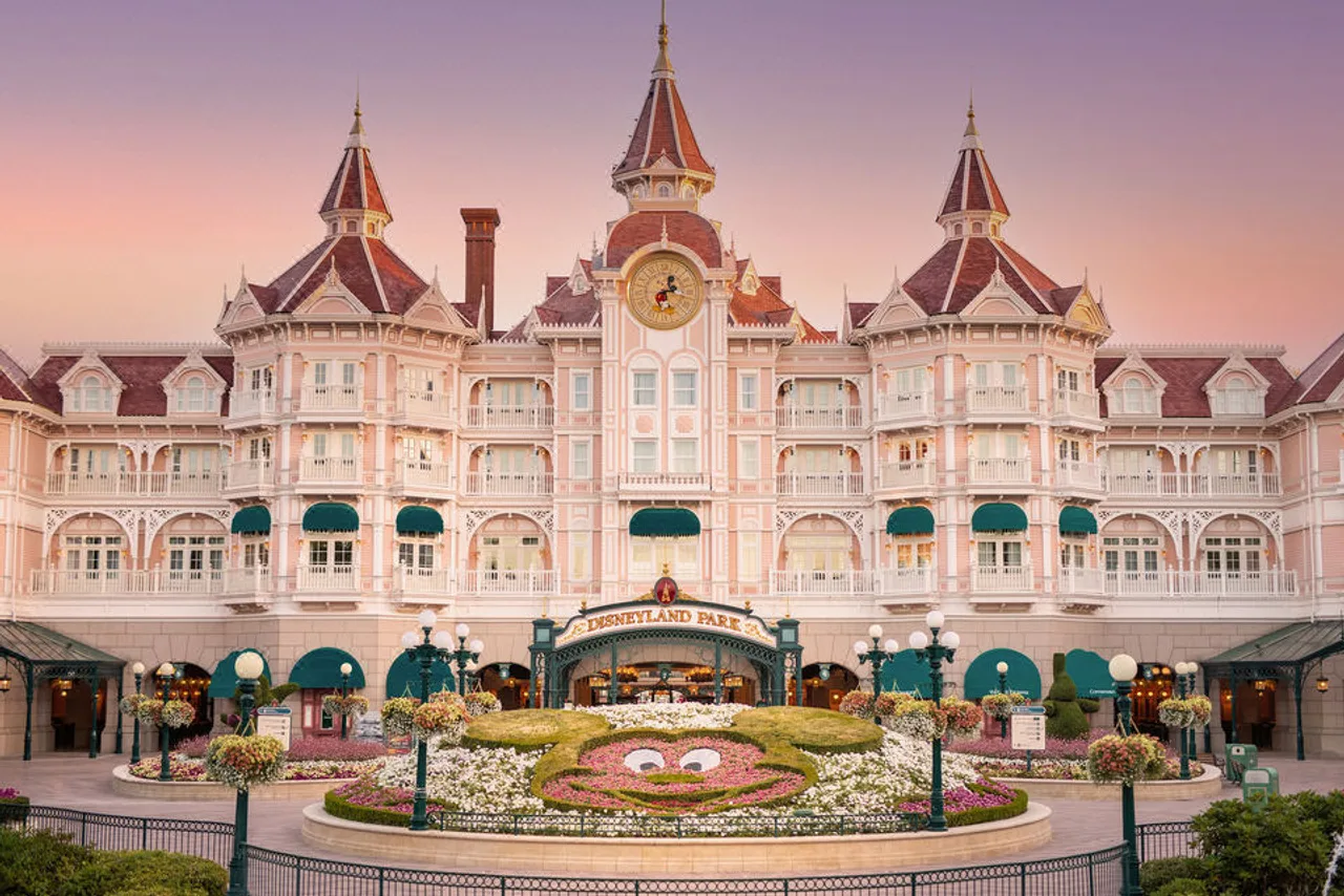7 โรงแรมในเครือ Disney แท้ ๆ ที่ Disneyland Paris — เทียบ Disneyland Hotel · Art of Marvel · Newport Bay · Sequoia · Cheyenne · Santa Fe · Davy Crockett