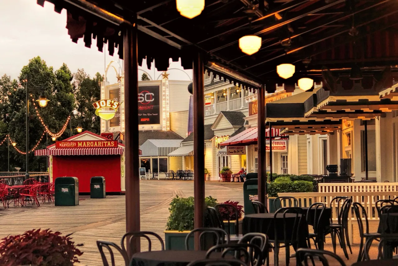 Disney's BoardWalk Inn — rooms and atmosphere