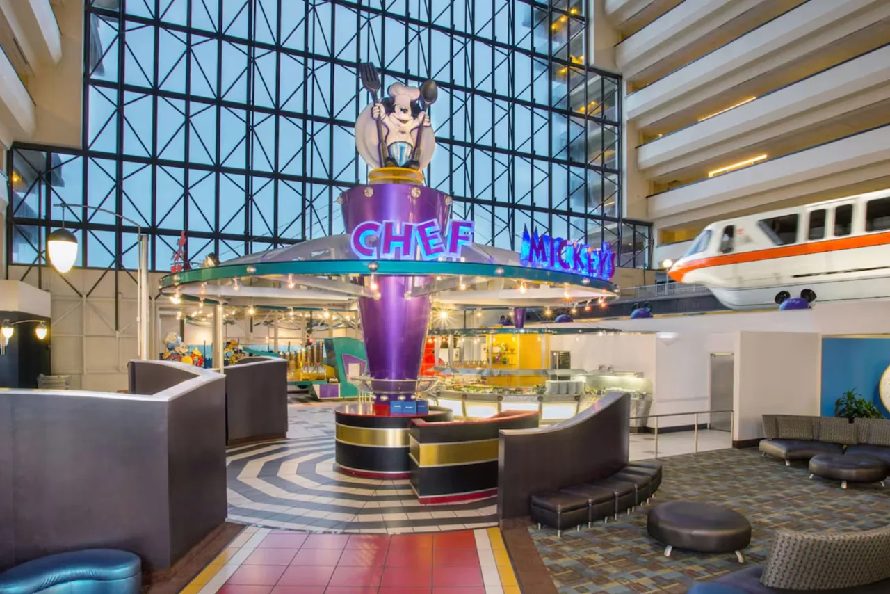 Chef Mickey’s บุฟเฟต์ character ที่ Contemporary Resort
