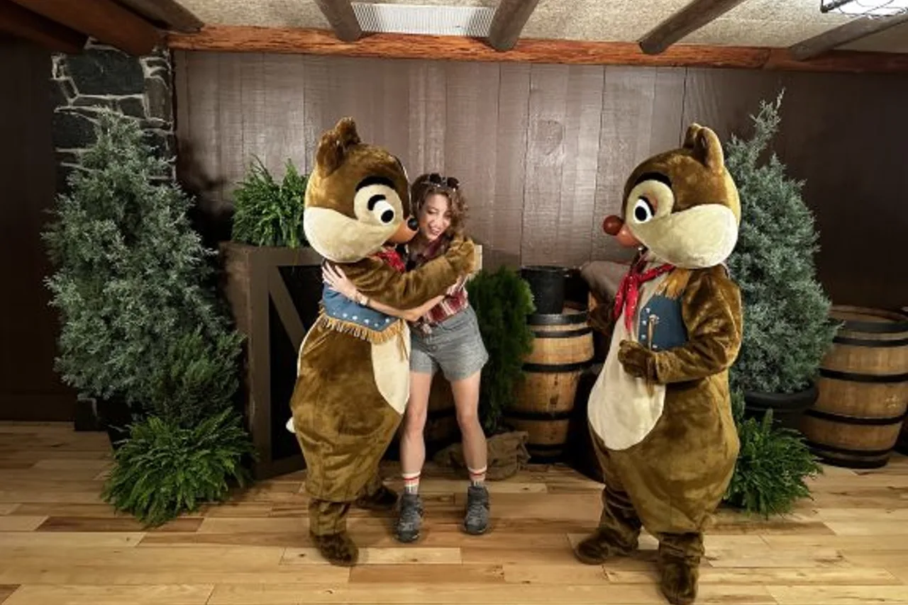 เจอ Chip และ Dale ชุดคาวบอยที่ Fort Wilderness