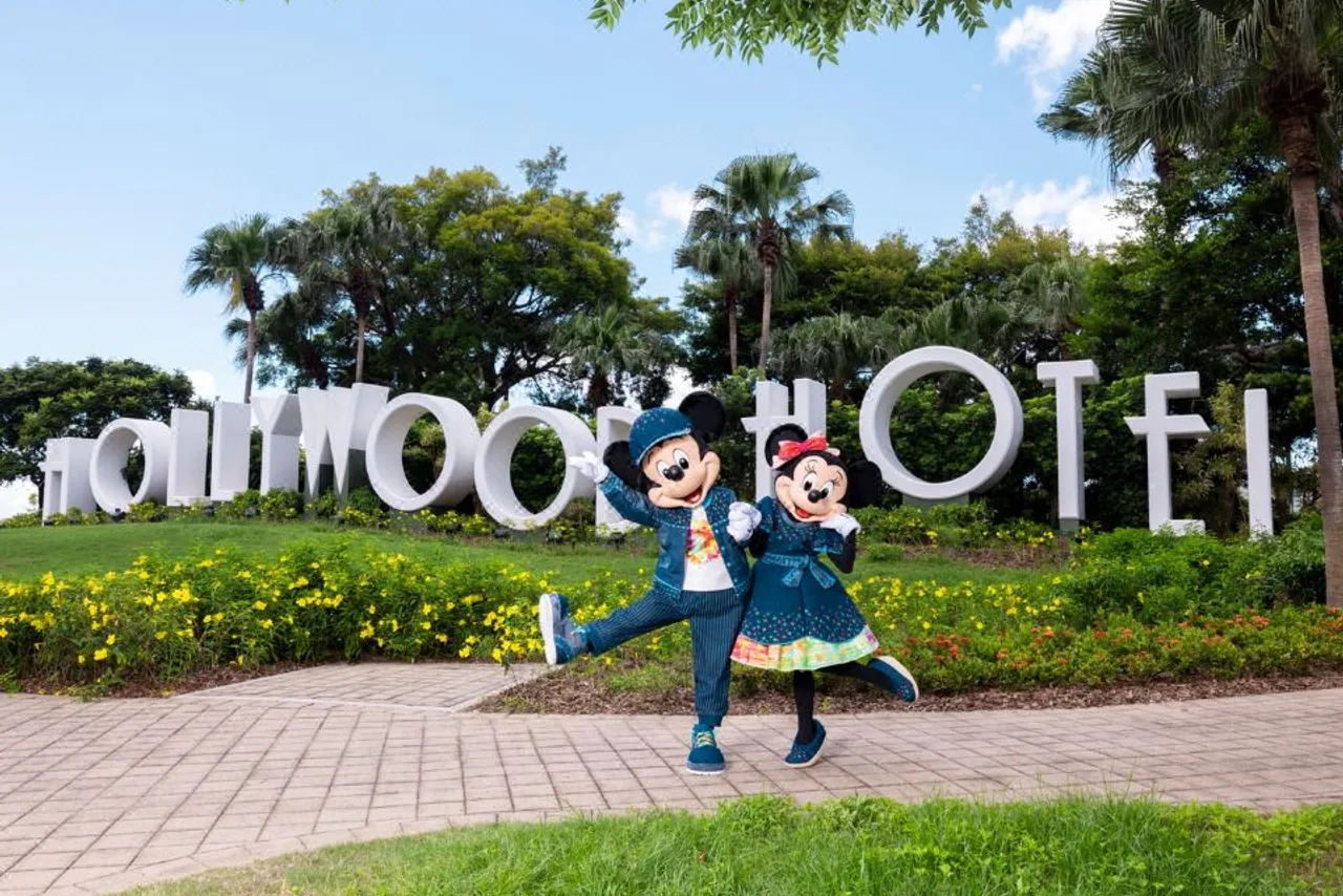 Disney's Hollywood Hotel — rooms and atmosphere