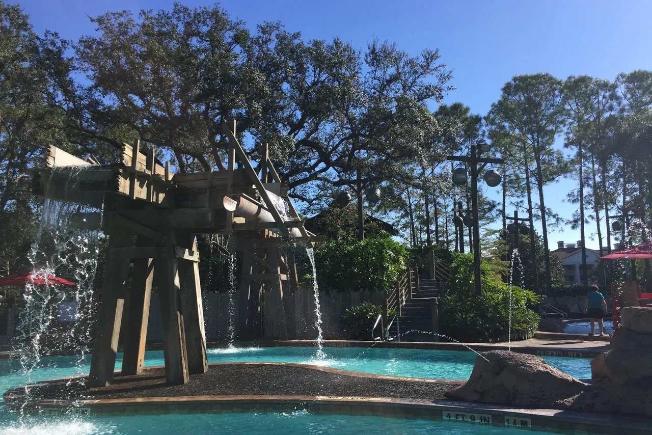 สระ Ol’ Man Island สไลเดอร์ที่ Port Orleans Riverside