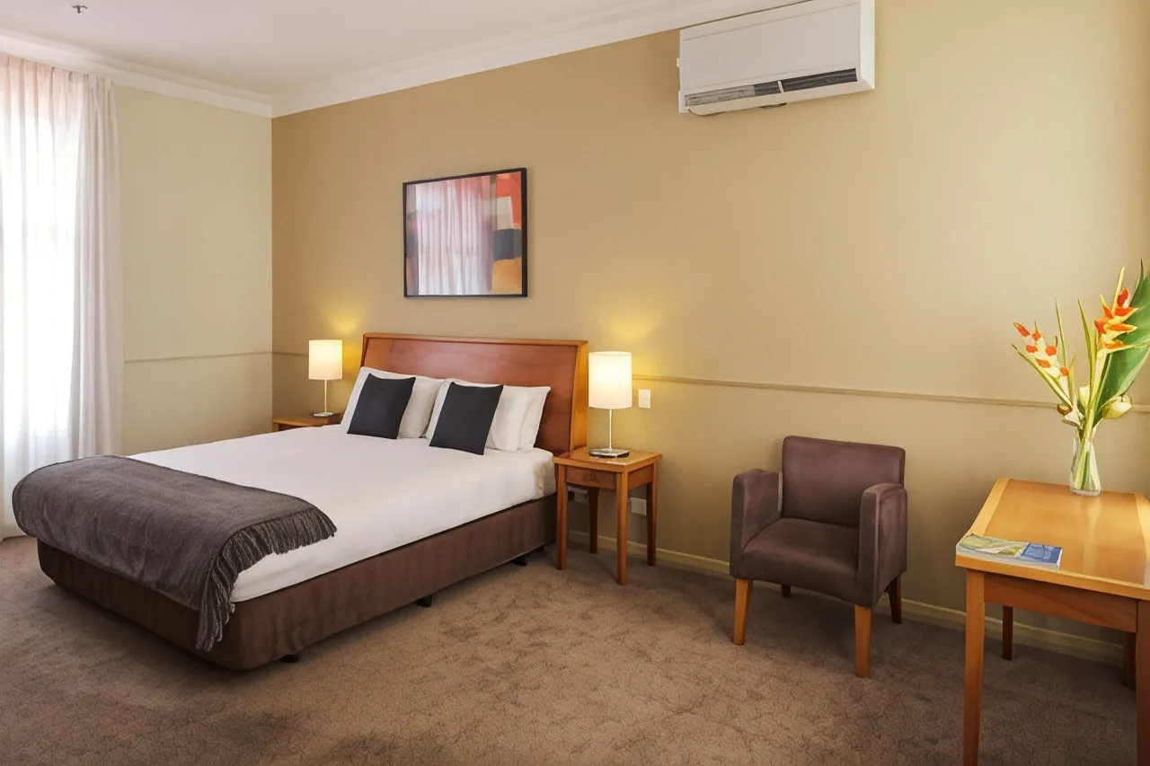 Distinction Palmerston North Hotel — rooms and atmosphere